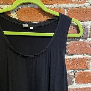 4️⃣for2️⃣0️⃣! Anthro Black Top w/ Chiffon Detail